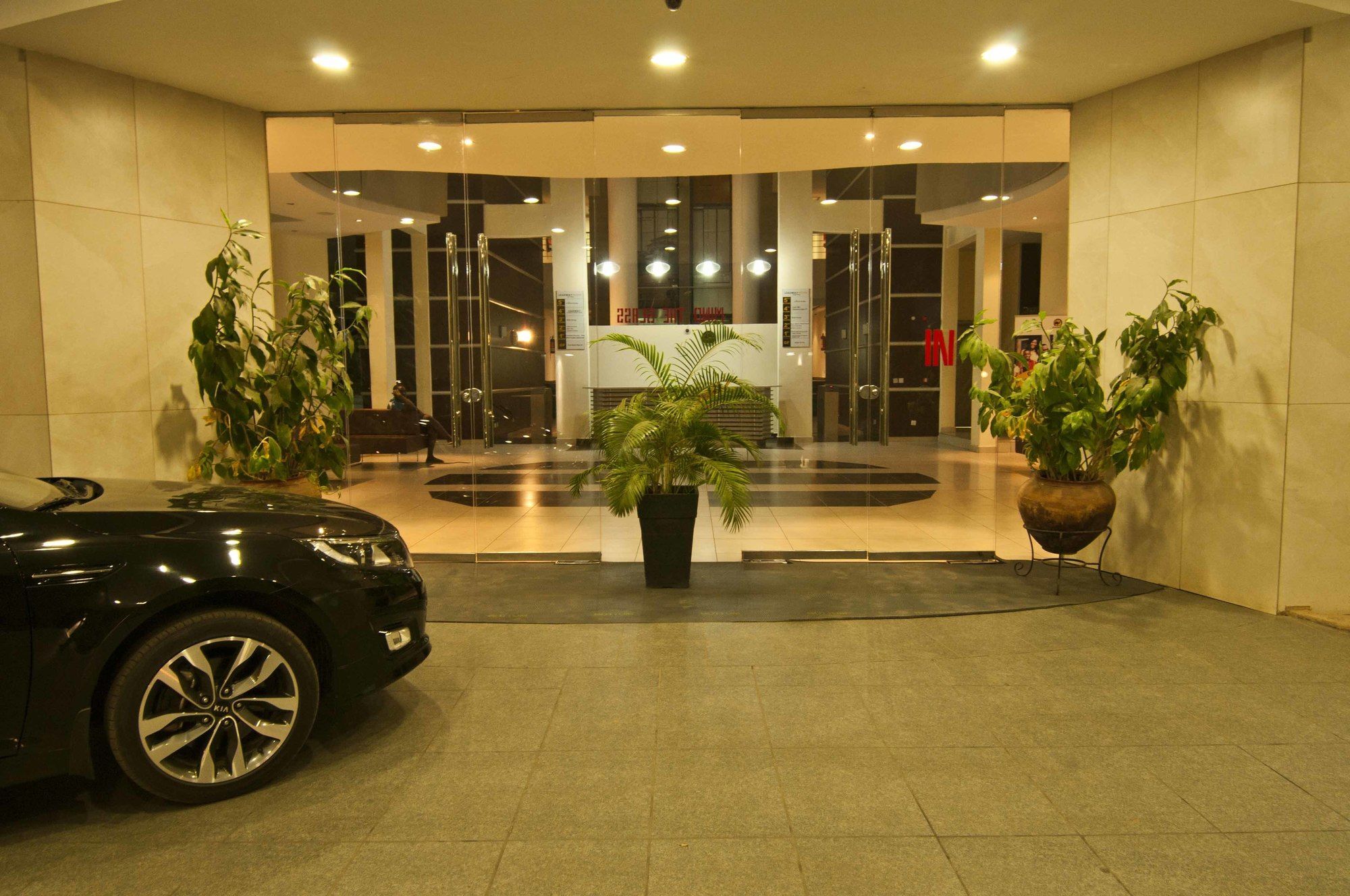 L'Eola Suites Abuja Extérieur photo